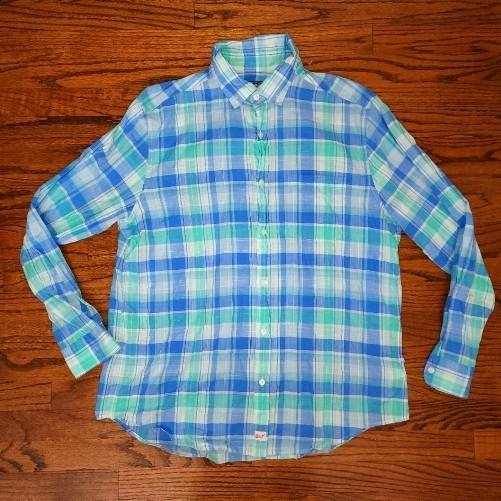 Vineyard Vines button down shirt